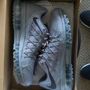 Nike Air Max 2015 size 9